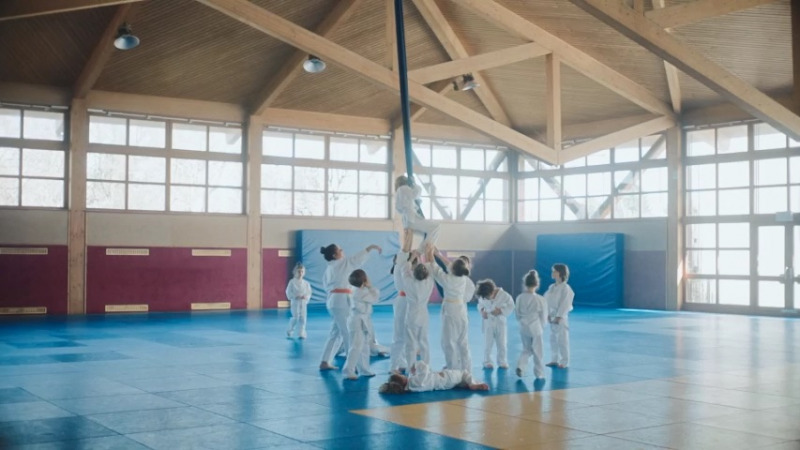 DEUTSCHE BANK ZUGREIFEN